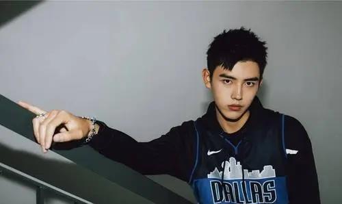 陈飞宇人品圈内爆料视频,圈内爆料视频引发热议 第2张 陈飞宇人品圈内爆料视频,圈内爆料视频引发热议 第2张